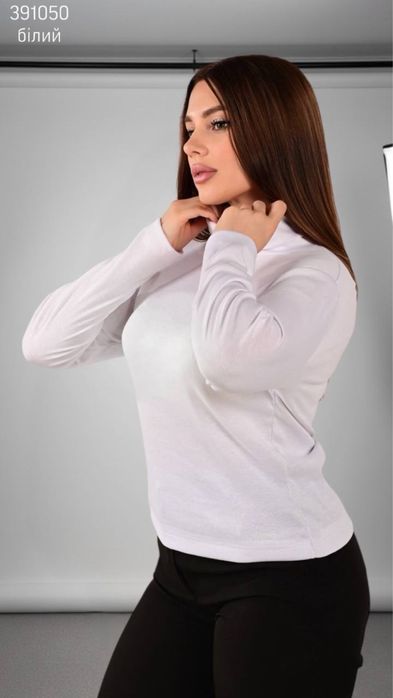 Теплий жіночий гольф