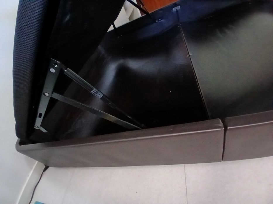 Vendo cama de Casal com Baú