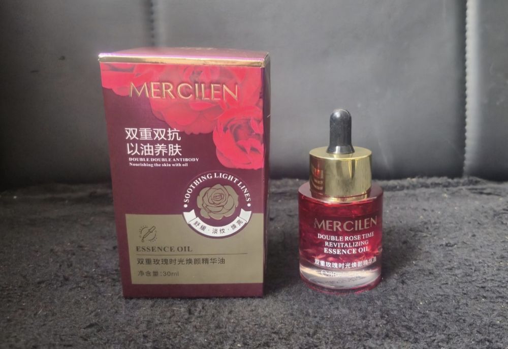 Koreańskie serum różane z płatkami róży