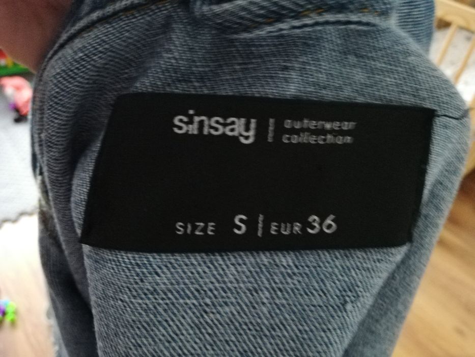 Niebieska kurtka jeansowa katana sinsay s/m