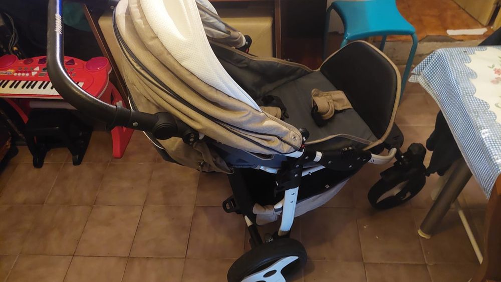 Carrinho de passeio bebé até aos 4 anos