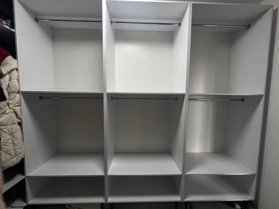 Меблі в гардеробну