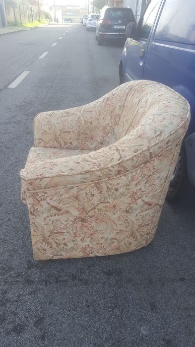 Sofá  em tecido  como  novo