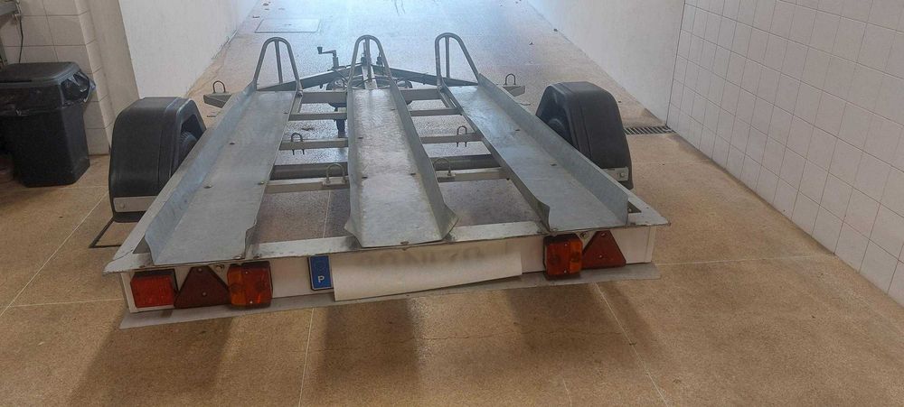 Atrelado para 3 motas