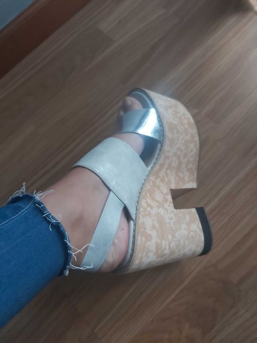 Sandálias salto alto prateadas