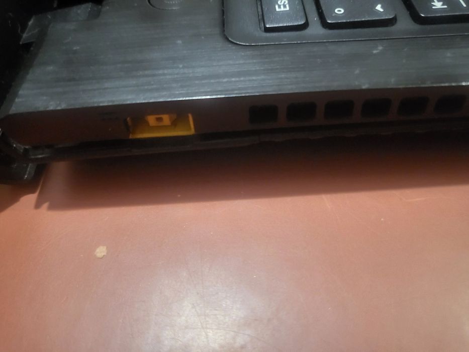 Продам lenovo g505s (a8 4500m/8gb)