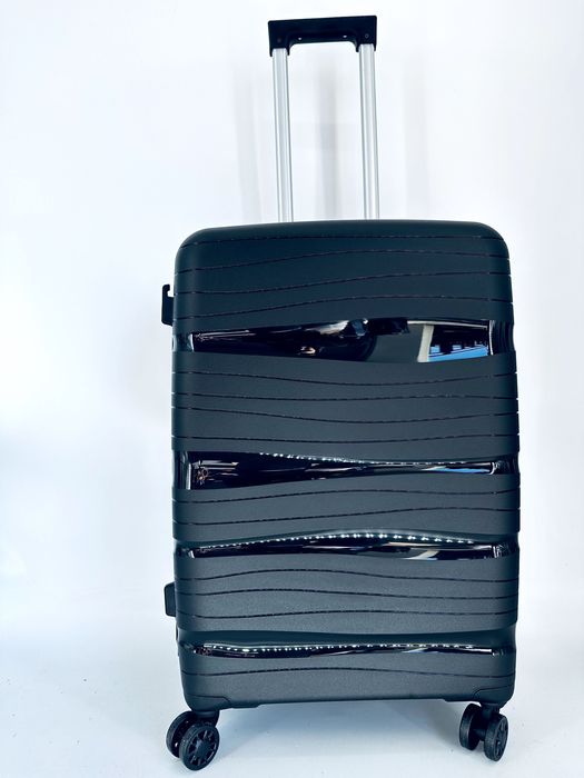 Nowa średnia L walizka mocna PP czarna