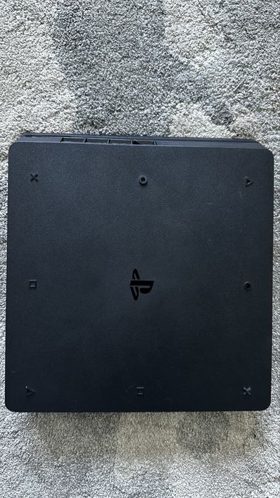PS4 Slim 1TB + Comando Original + 3 Jogos + Cabos