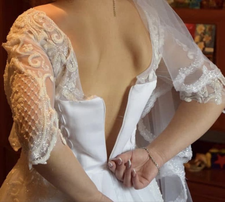 Неймовірна весільна сукня. Ціна-2000 грн. Майже безкоштовно.