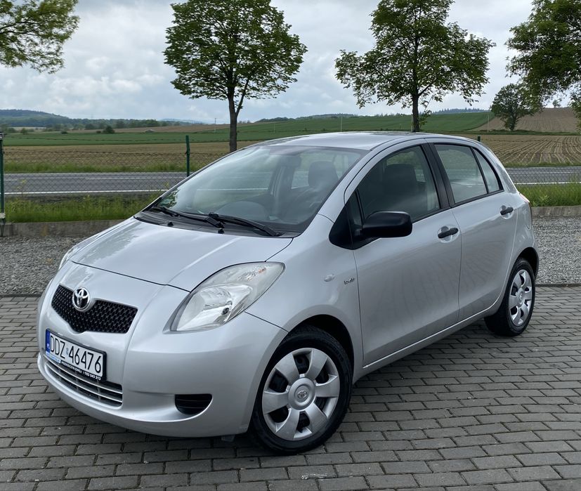 Toyota Yaris klimatyzacja Salon Polska zadbany