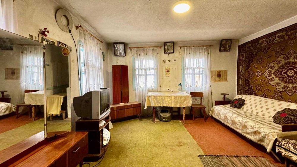 Продам будинок з великою ділянкою в Слободі Дашковецька