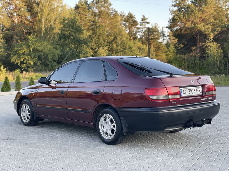 Toyota Carina E 1.6 бензин