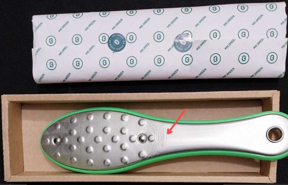 Profesjonalny dwustronny pilnik do stóp ze stali nierdzewnej.