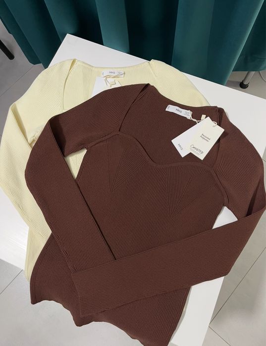 Светр mango з вирізом