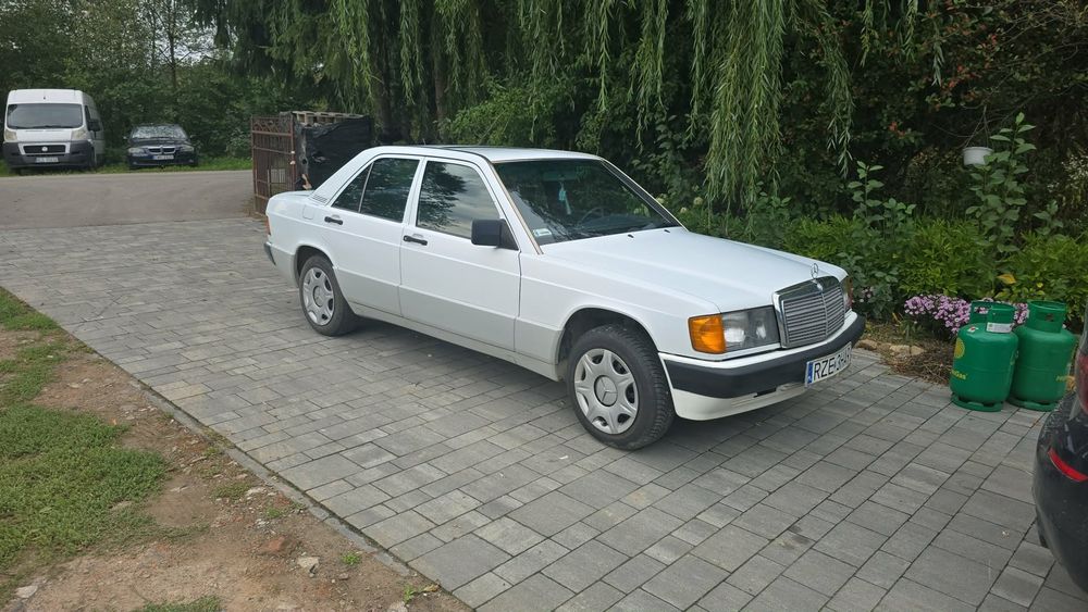 Mercedes-Benz Seria 190