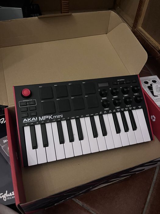Akai MPK mini (como novo)