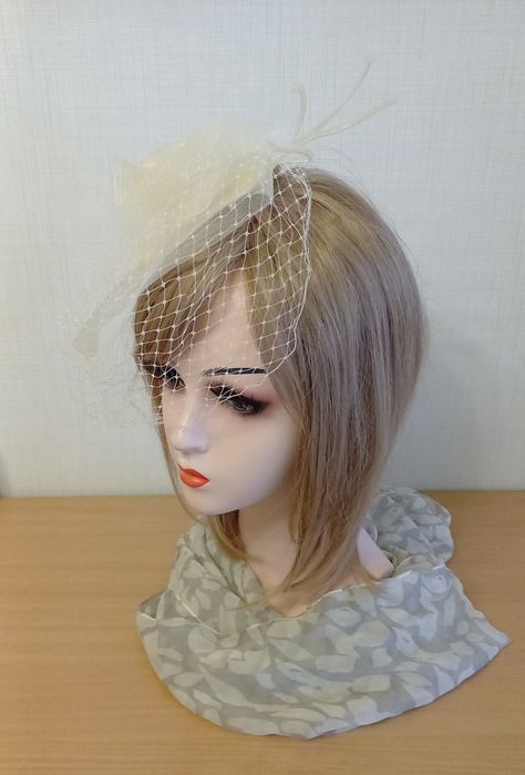 Шляпка свадебная шампань с вуалью