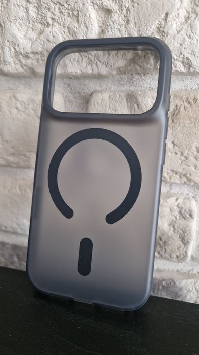 Benks Etui Magnetic Lucid Armor Pro (C.K.PC.AP.BK.0072) do Iphone 18 Pro/17 Pro czarny (Camera Control Button)