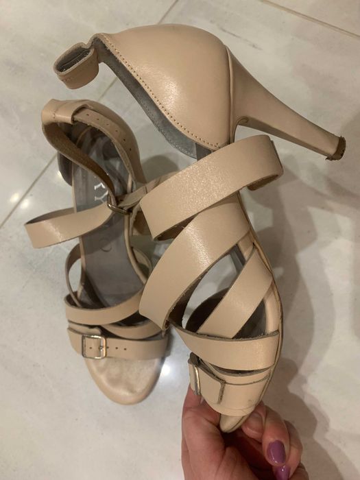 buty skóra naturalna rozmiar 36 gino rossi ryłko