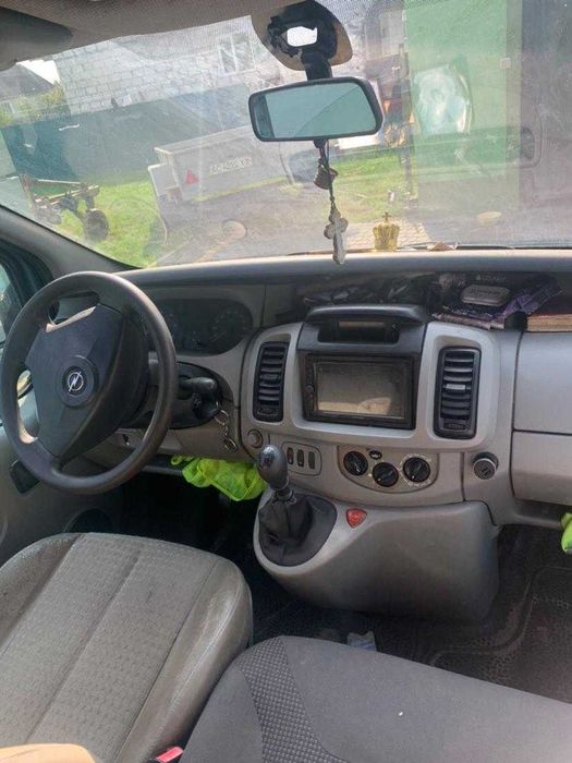 Opel Vivaro продам