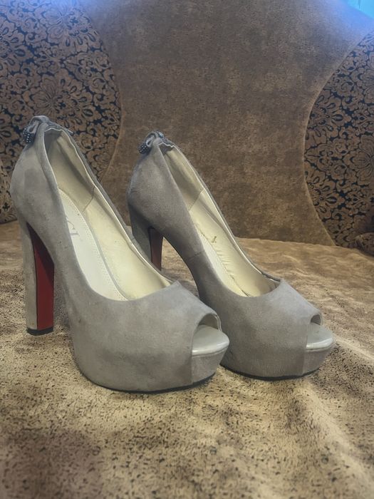 Святкові босоніжки