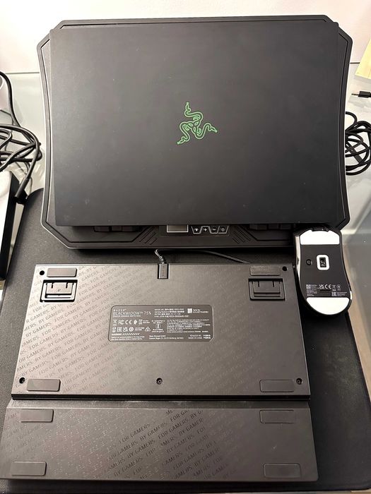 Razer Blade 16 + Keyboard + Mouse + Cooling Platform + Backpack - PACK