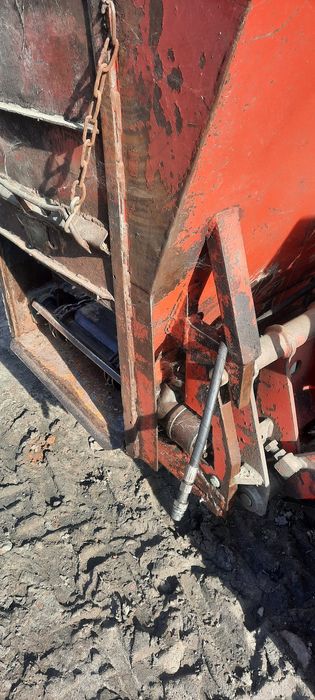 Sprzedam zasobnik do zadawania kiszonki