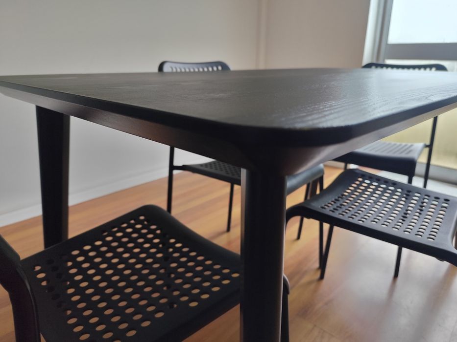 Mesa IKEA + 4 cadeiras IKEA