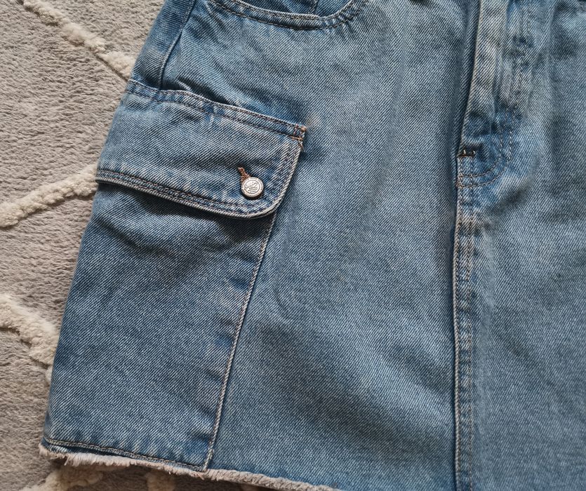 Nowa spódniczka jeansowa z kieszeniami - Sinsay