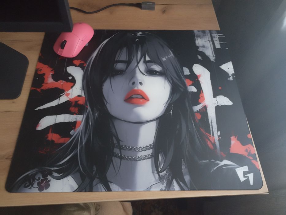 Скляний килим GLSSWRKS Hana оригінальний