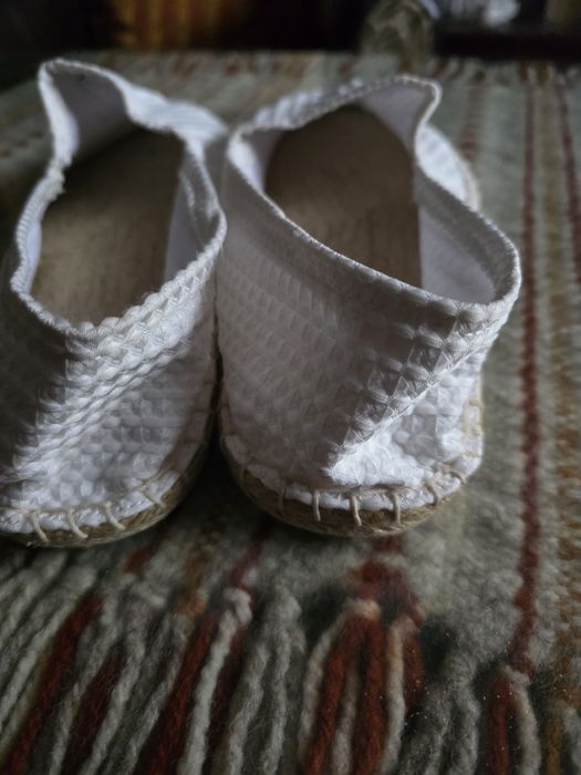 Espadryle nowe 41, unisex, białe.