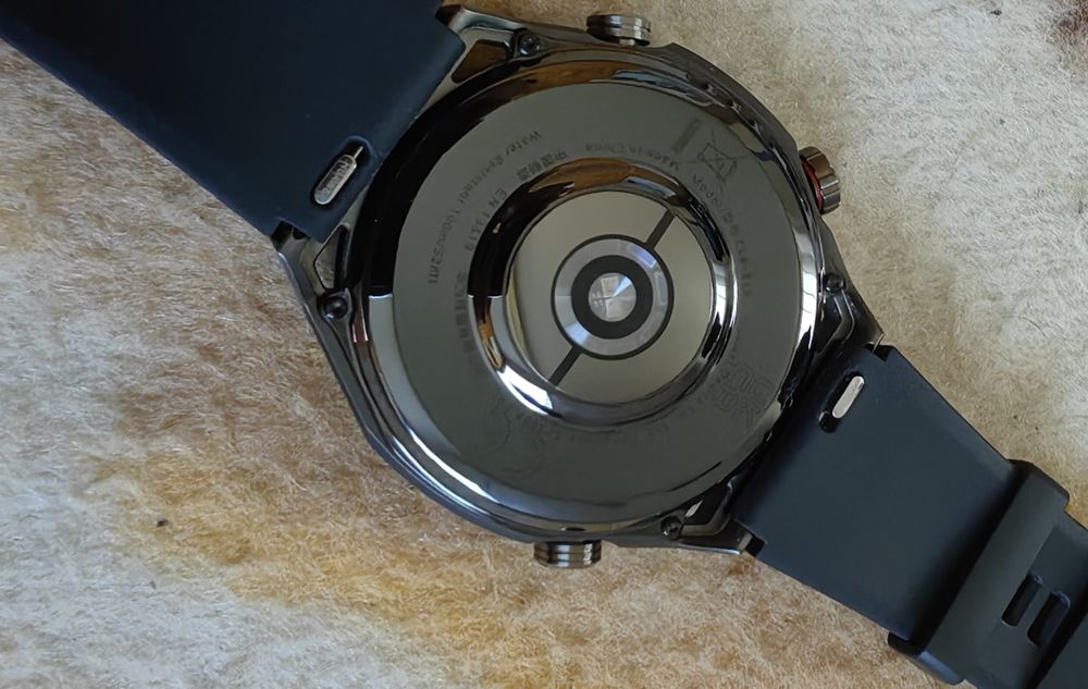 P0Huawei Watch Ultimate Design