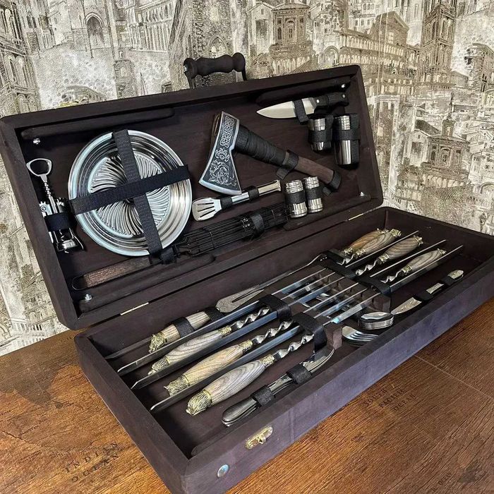 Набір шампурів у дерев'яному кейсі "САФАРІ"