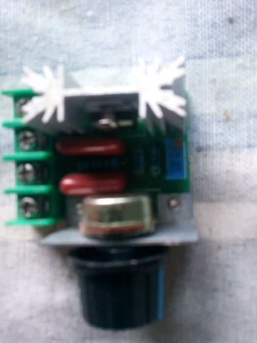 Regulador Tenção ( A , r.p.m. )