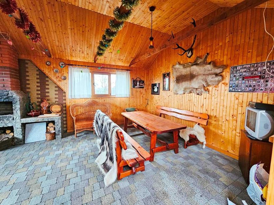 Продається добротний цегляний будинок на околиці м.Стрий...