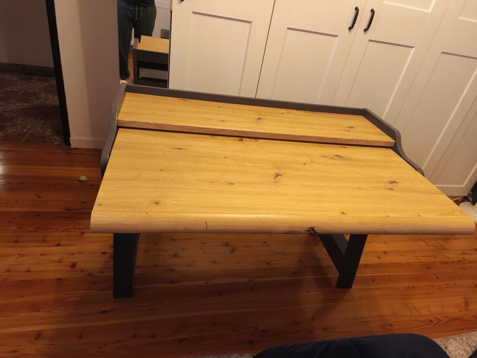 Biurko z wysuwanym blatem