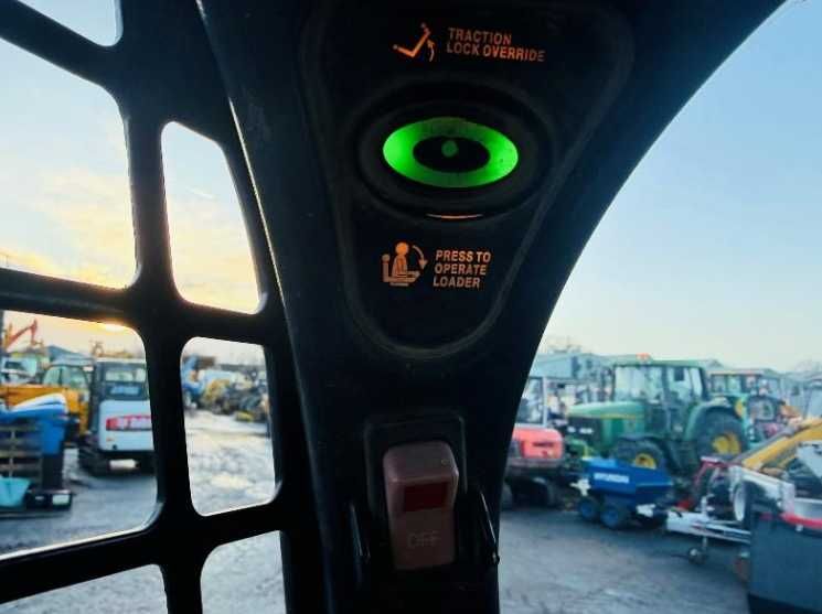 Міні - навантажувач BOBCAT T630 + ковш *2015 РІК* 2371 година + відео