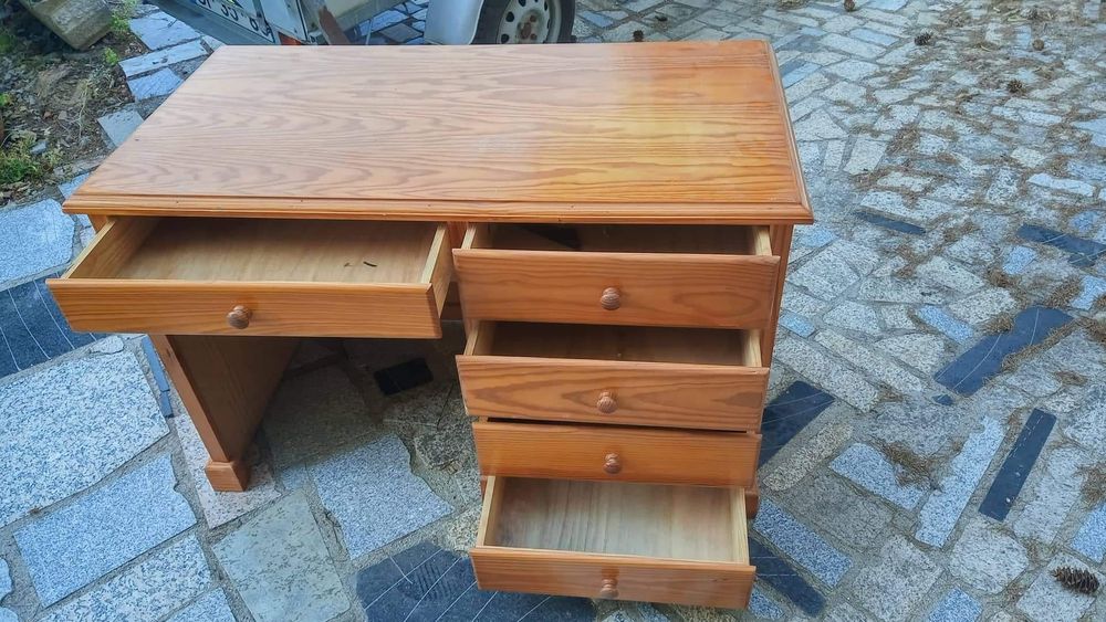 Secretária em pinho