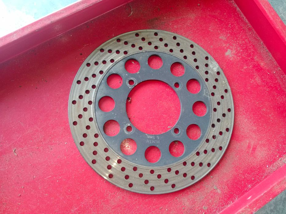 suzuki gsxf600 gsxf 600 gsxf750 750 tarcza hamulcowa tył tylna hamulca