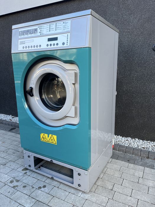 *Pralka przemysłowa*