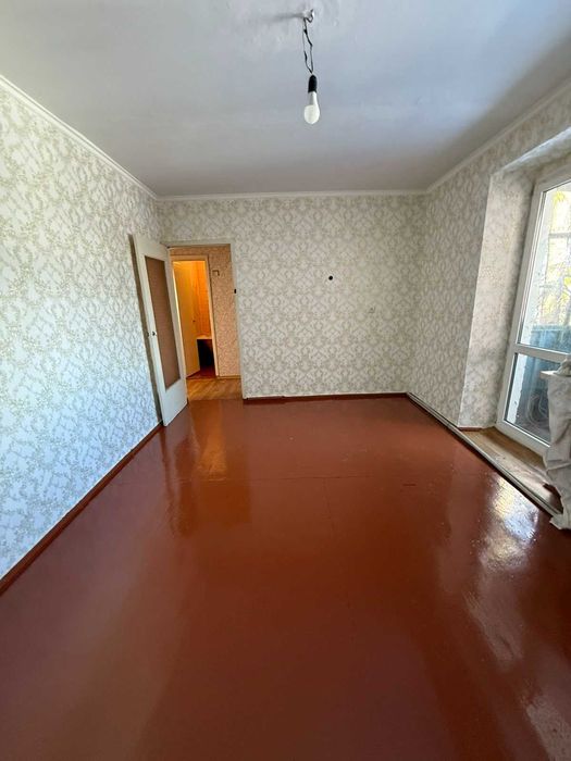 Продаю уютную и очень теплую 2х комнатную квартиру г Мерефа р-н дрп