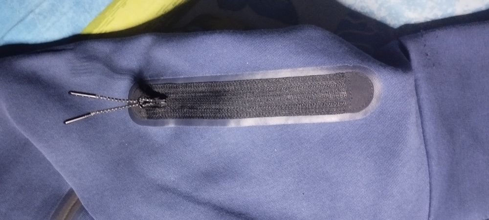 Продам nike теч флис  темно синего цвета