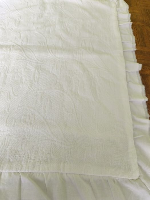 2 fronhas de decoração lavradas em algodão novas