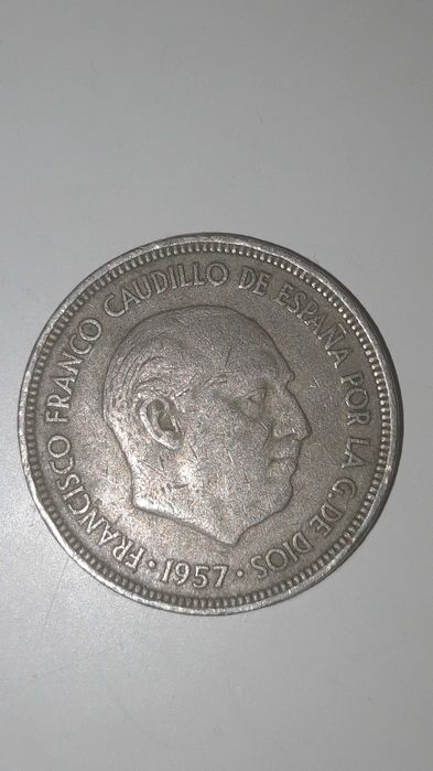 Moeda de 5 pesetas de 1957.