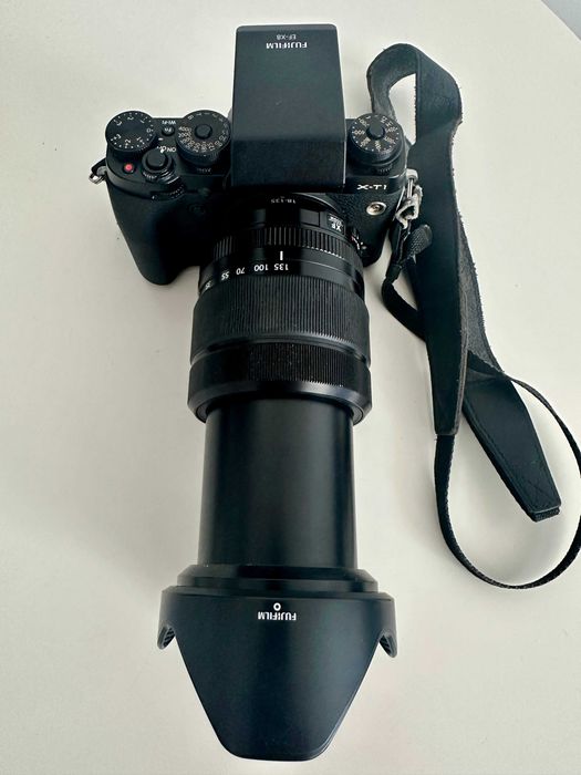 Máquina fotográfica Fujifilm X-T1 + XF 18-135mm | Kit completo + acessórios