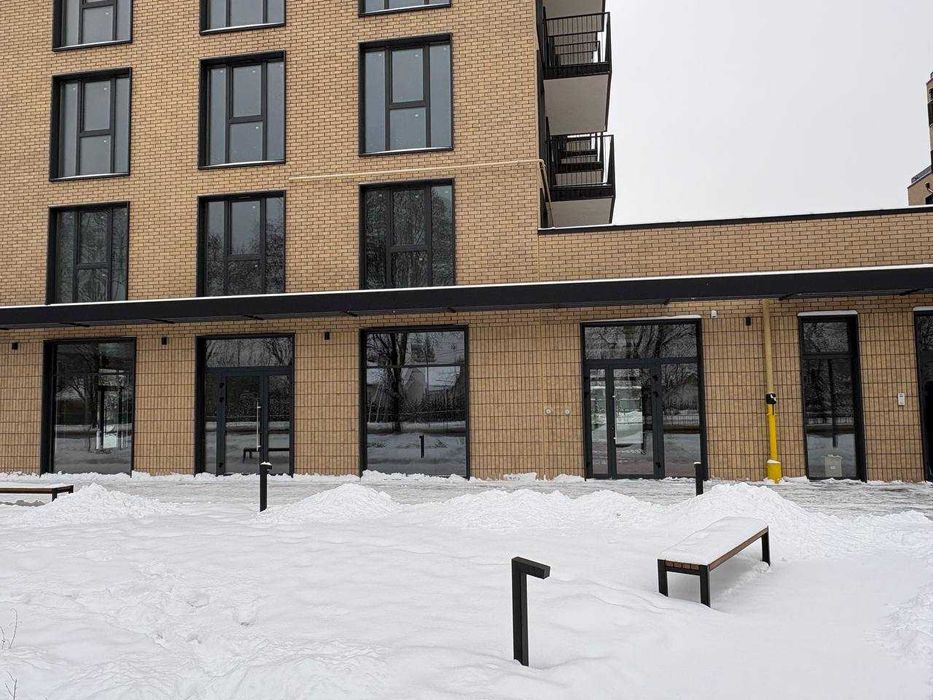 Оренда фасадного приміщення 43 м2  вул. В. Великого, ЖК Wabi