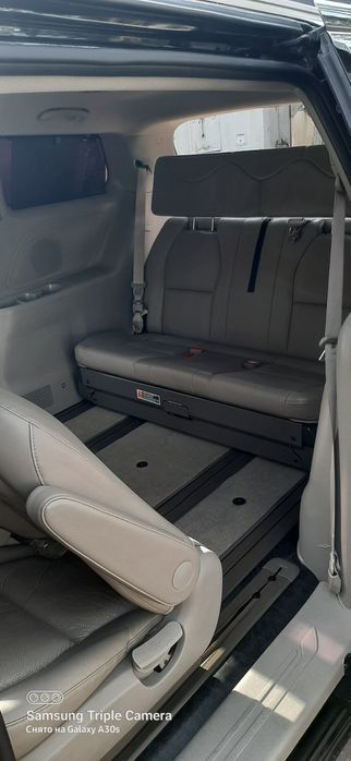 Продам KIA Carnival