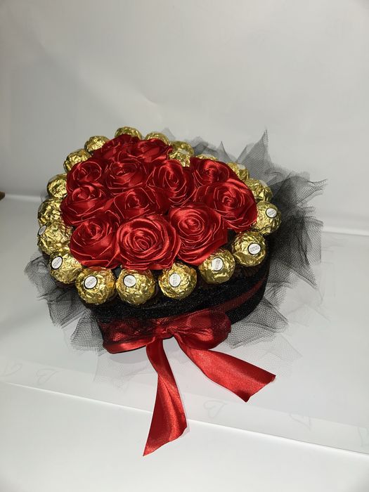 ŚWIĘTA, ROCZNICE, WALENTYNKI. Bukiet i boxy z wiecznych róż