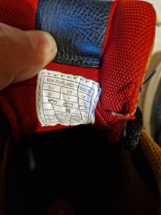 Buty sneakersy Levis 36