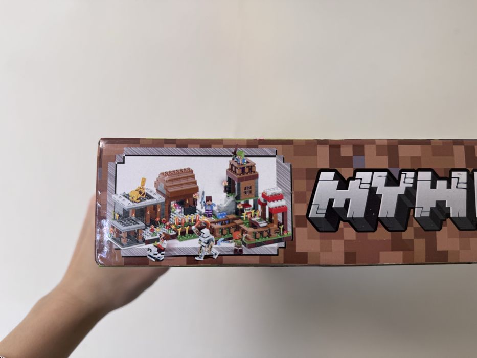 Великий конструктор у стилі Minecraft My World “Село з мешканцями”
